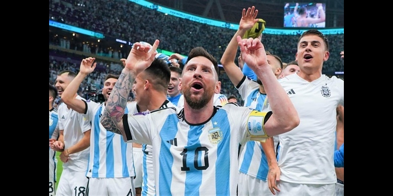 Argentina xuất sắc giành tấm vé vào Tứ kết World Cup 2022 nhờ sự tỏa sáng của Messi